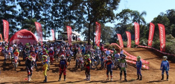 CACC 2016 pronta para estreia na pista Kalango Cego, em Itupeva (SP)